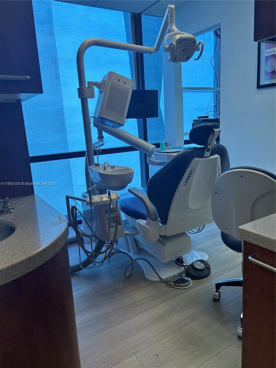 Turnkey Dental Practice with Advanced Equipment