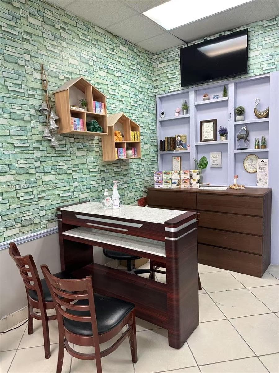 Thriving Nail Salon with Loyal Clientele