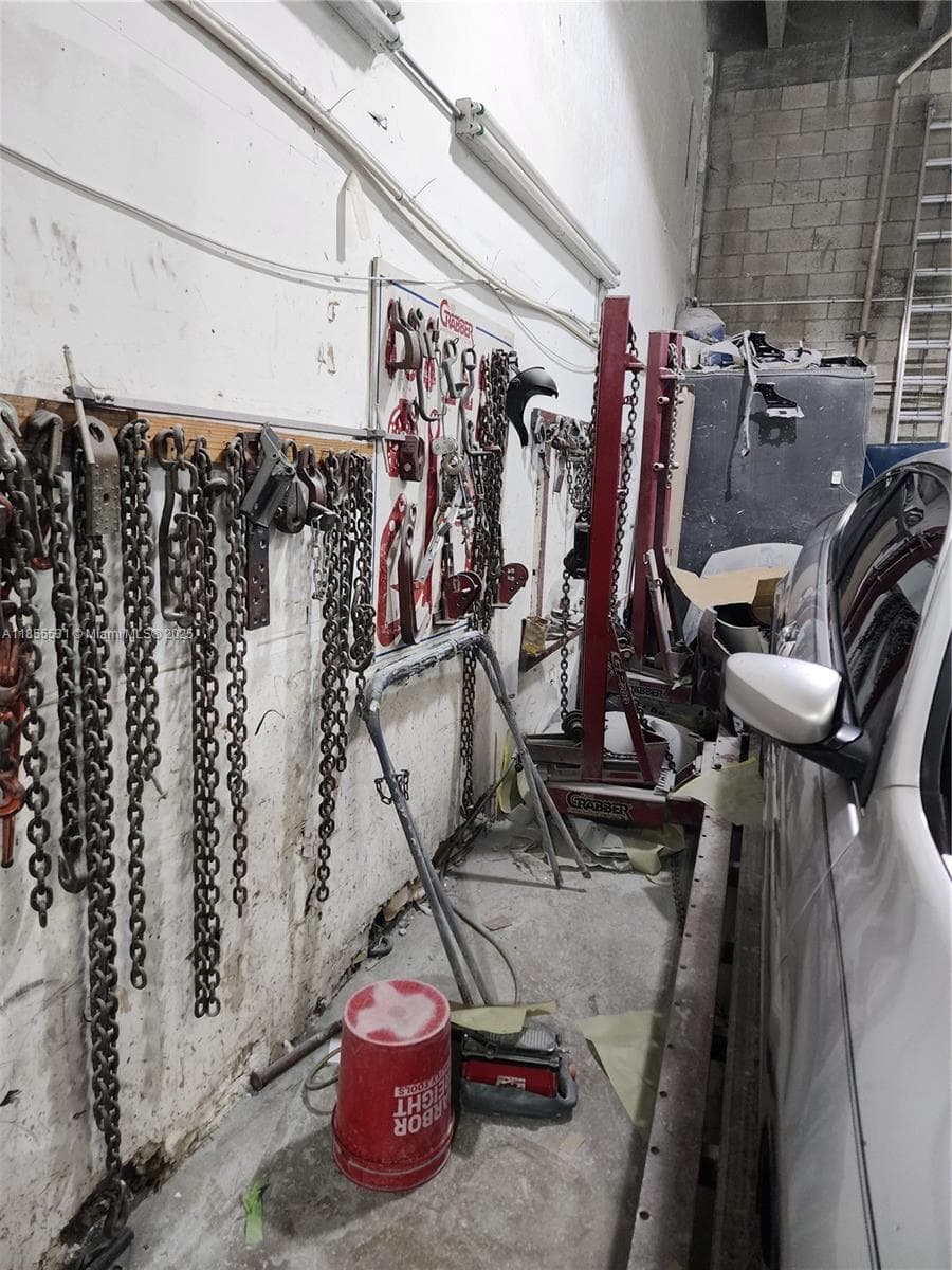 Established Auto Body Shop with Turnkey Operations