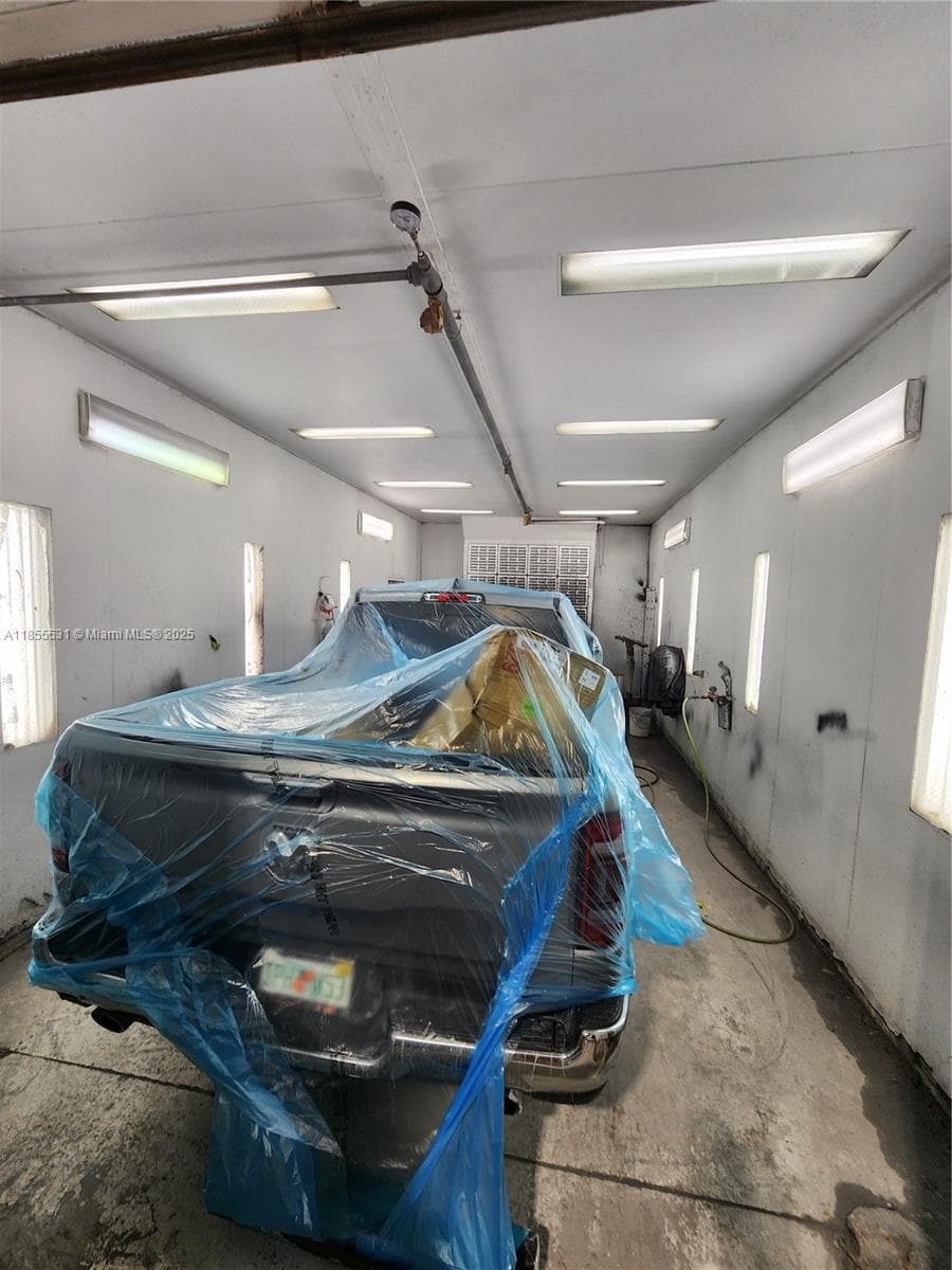Established Auto Body Shop with Turnkey Operations