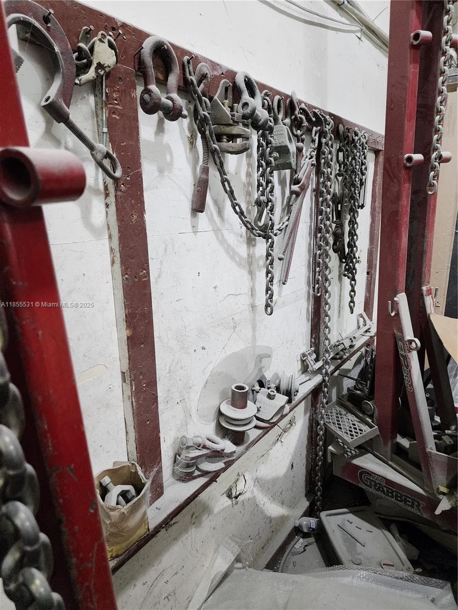 Established Auto Body Shop with Turnkey Operations