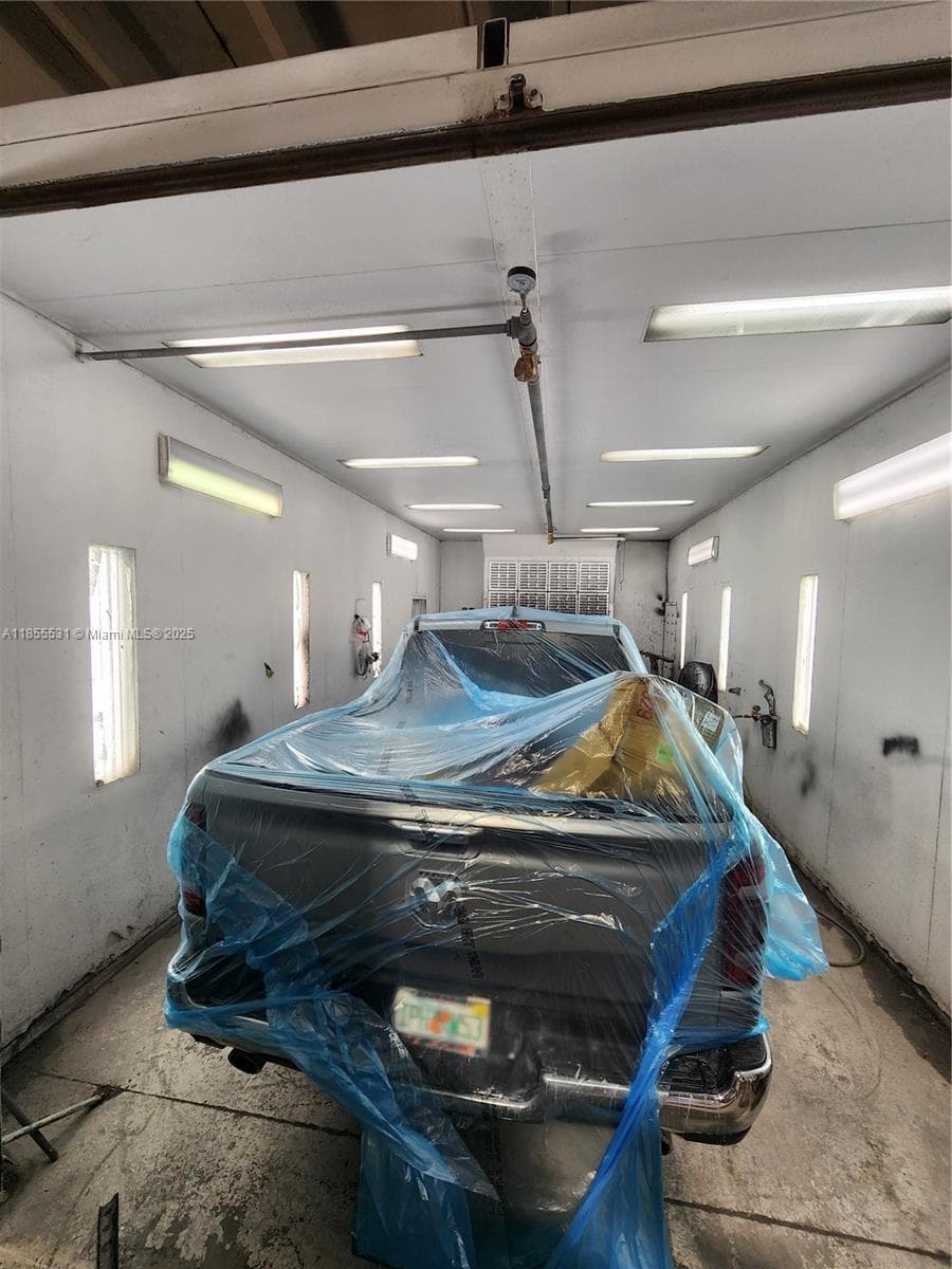 Established Auto Body Shop with Turnkey Operations