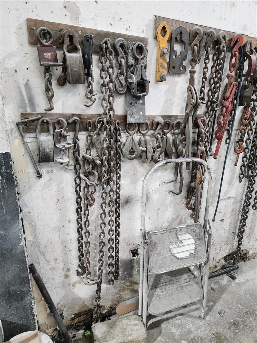 Established Auto Body Shop with Turnkey Operations