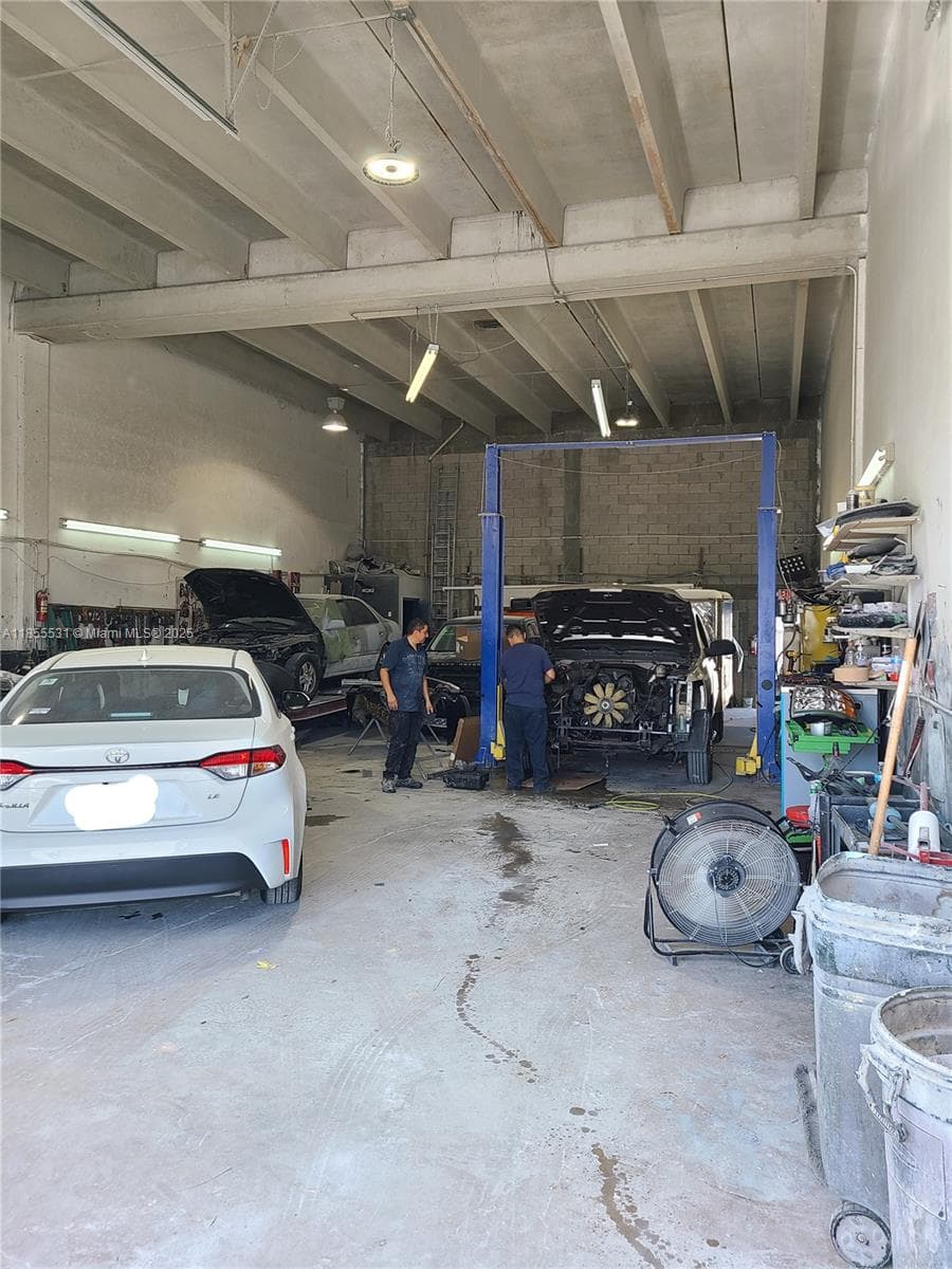 Established Auto Body Shop with Turnkey Operations