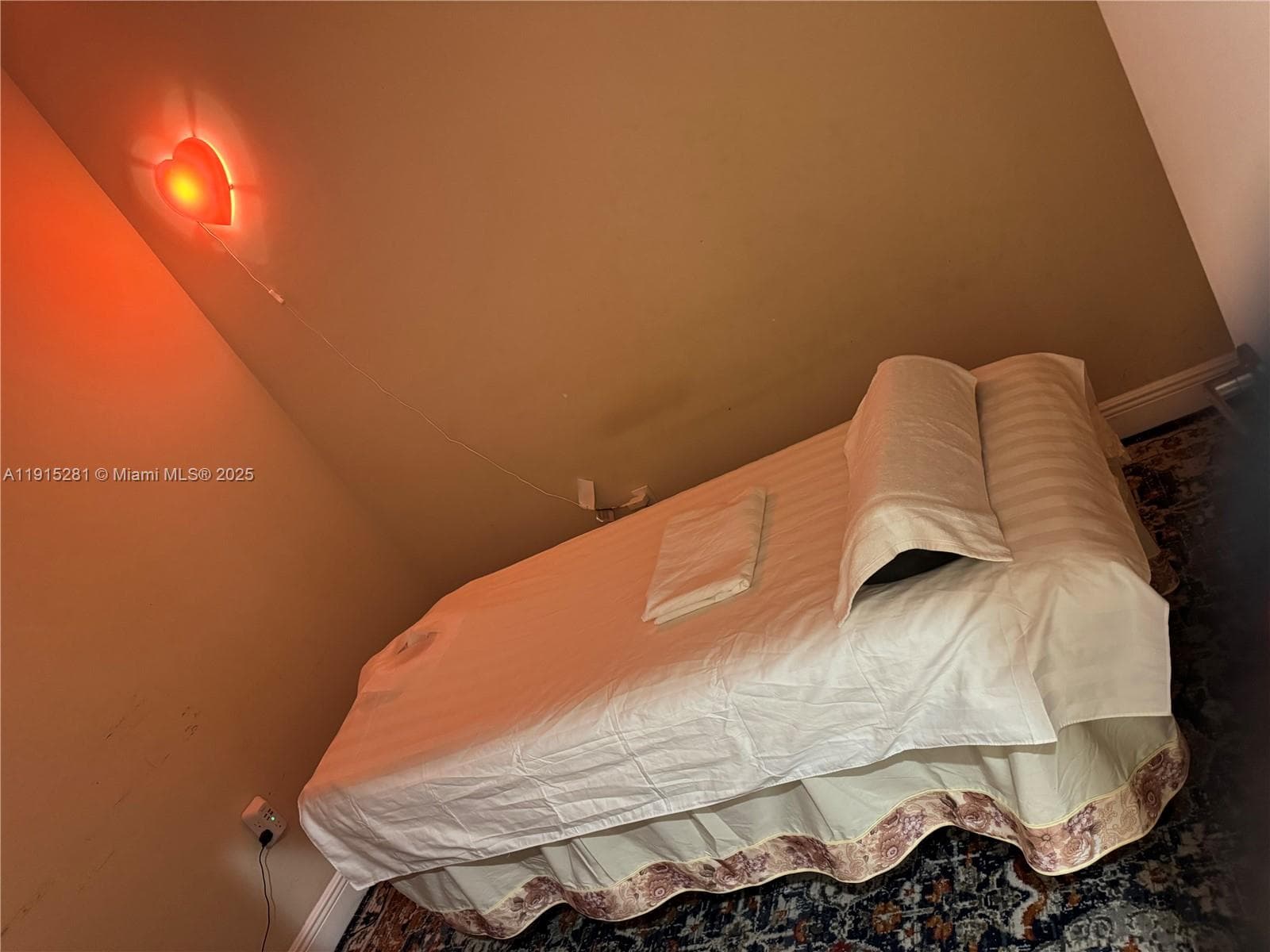 Thriving Nail Salon with Loyal Clientele