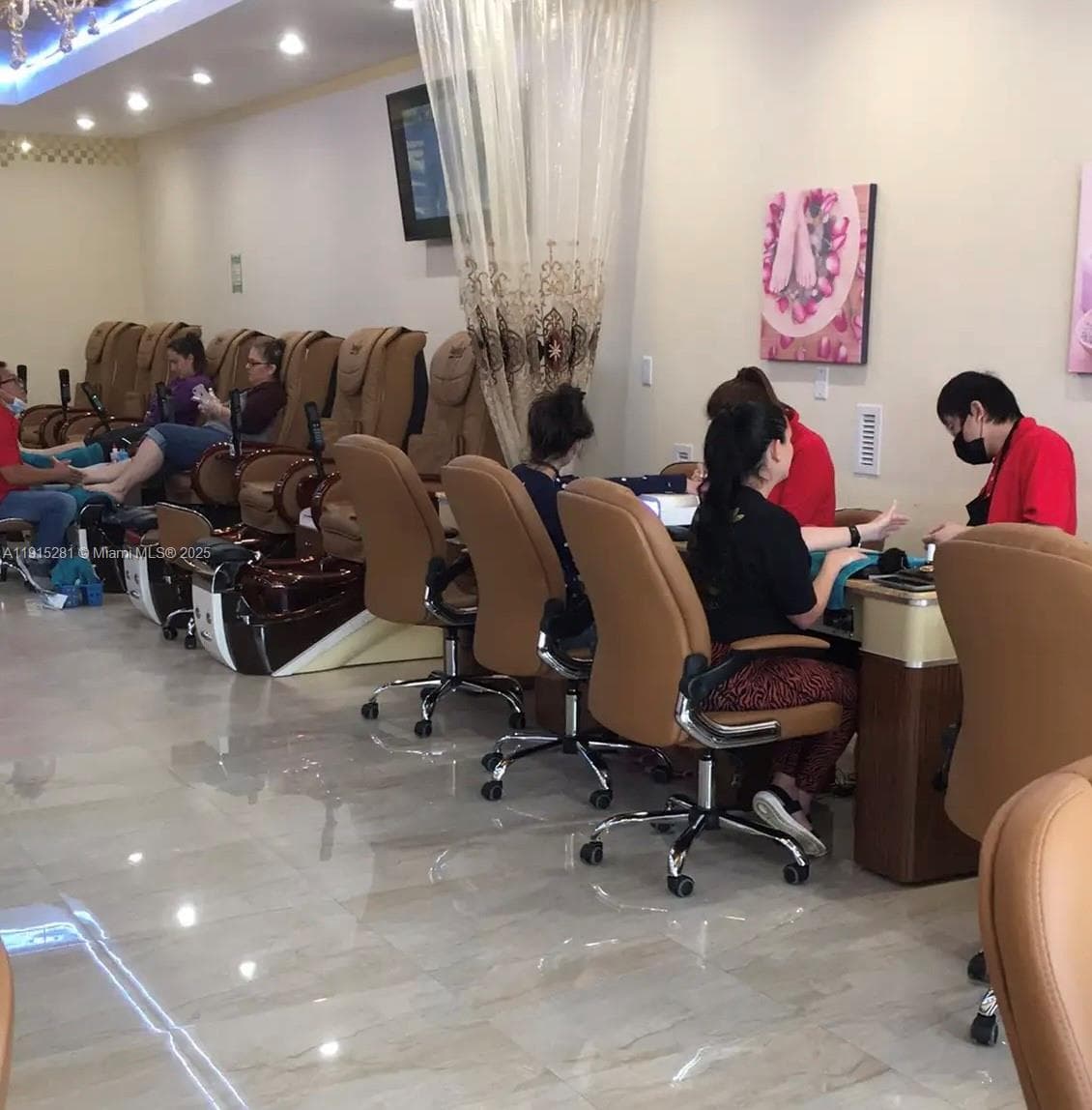 Thriving Nail Salon with Loyal Clientele