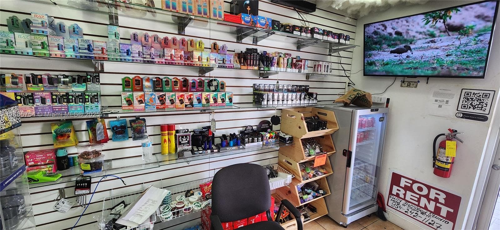 Profitable Smoke Shop with Loyal Customer Base