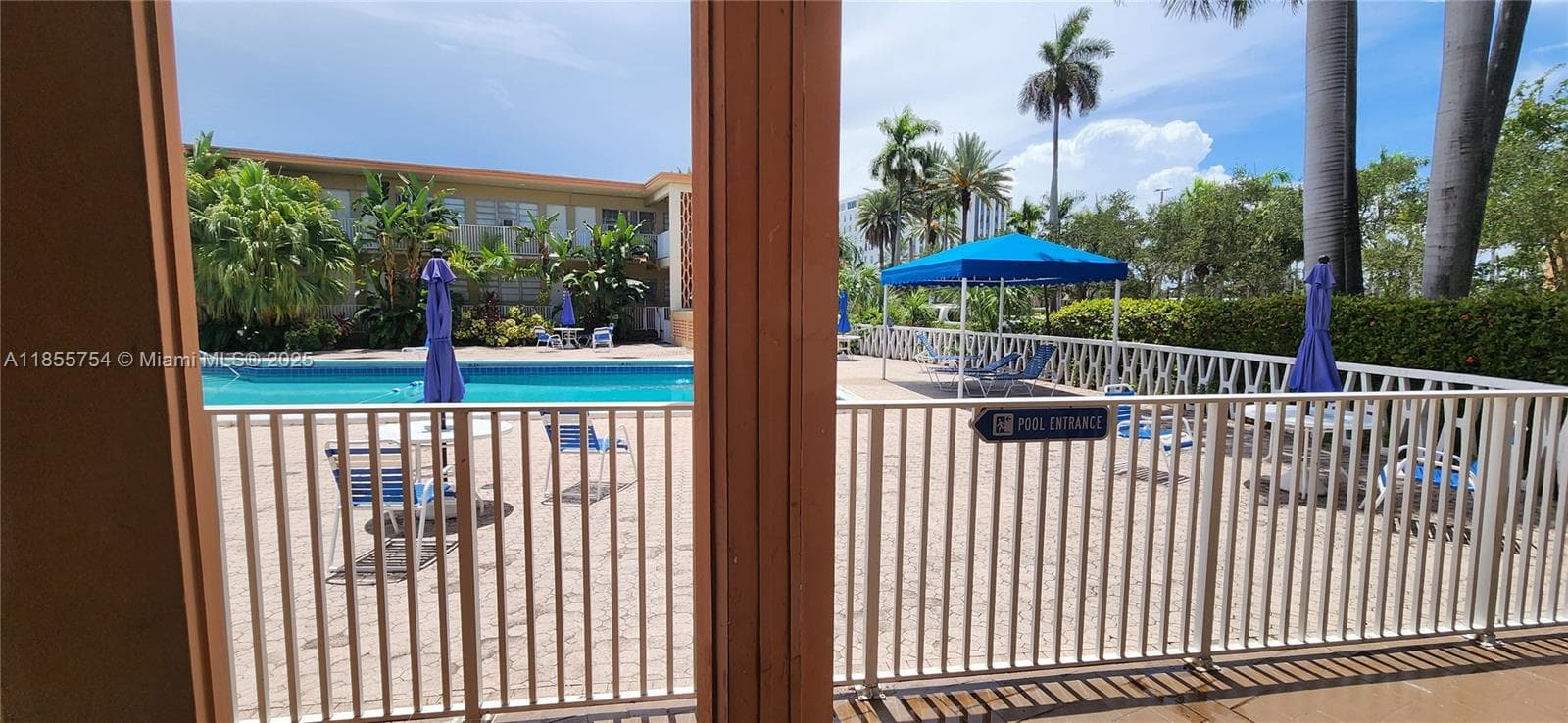 Profitable Smoke Shop with Loyal Customer Base