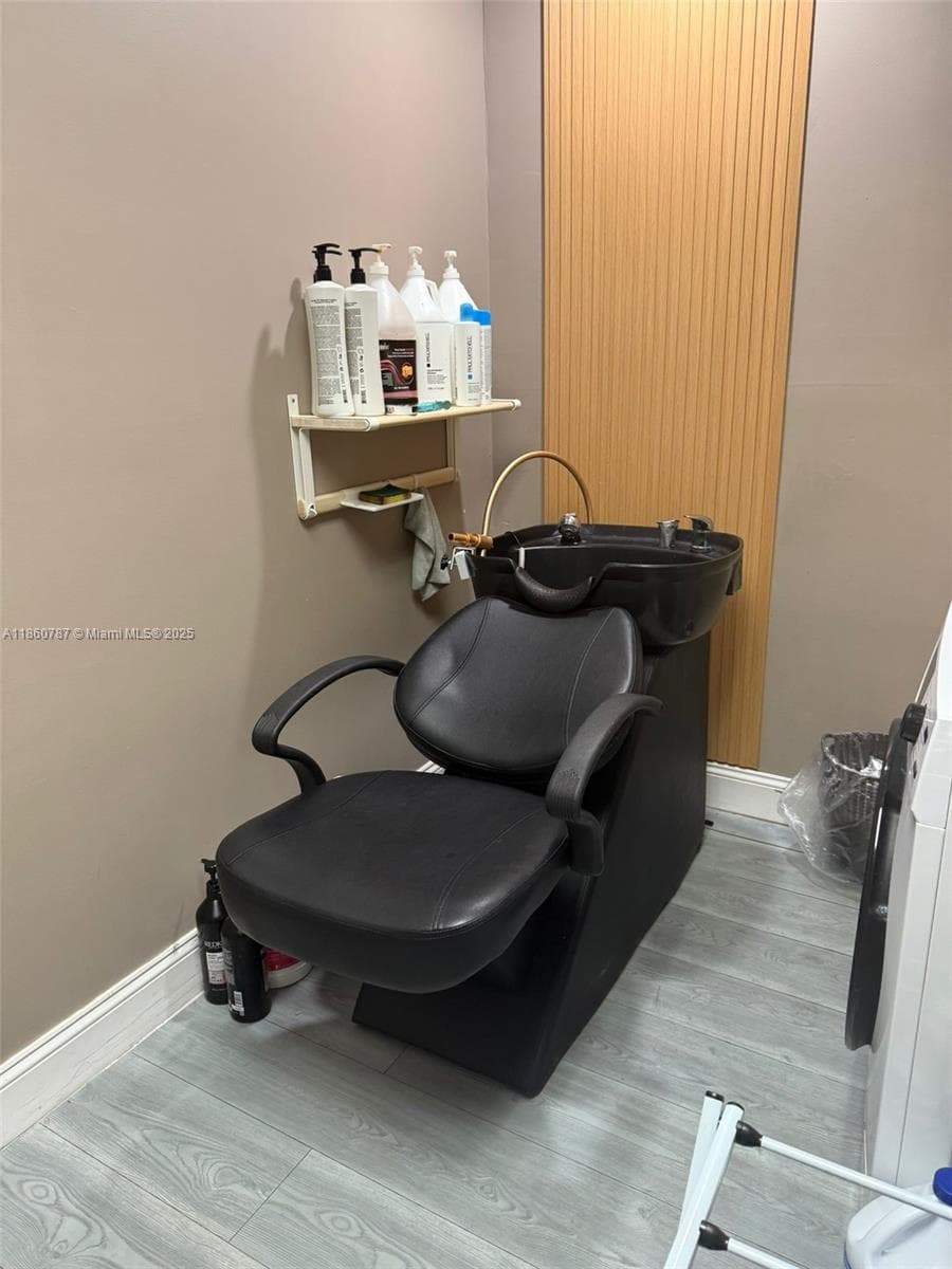 Thriving Beauty Salon with Strong Customer Base