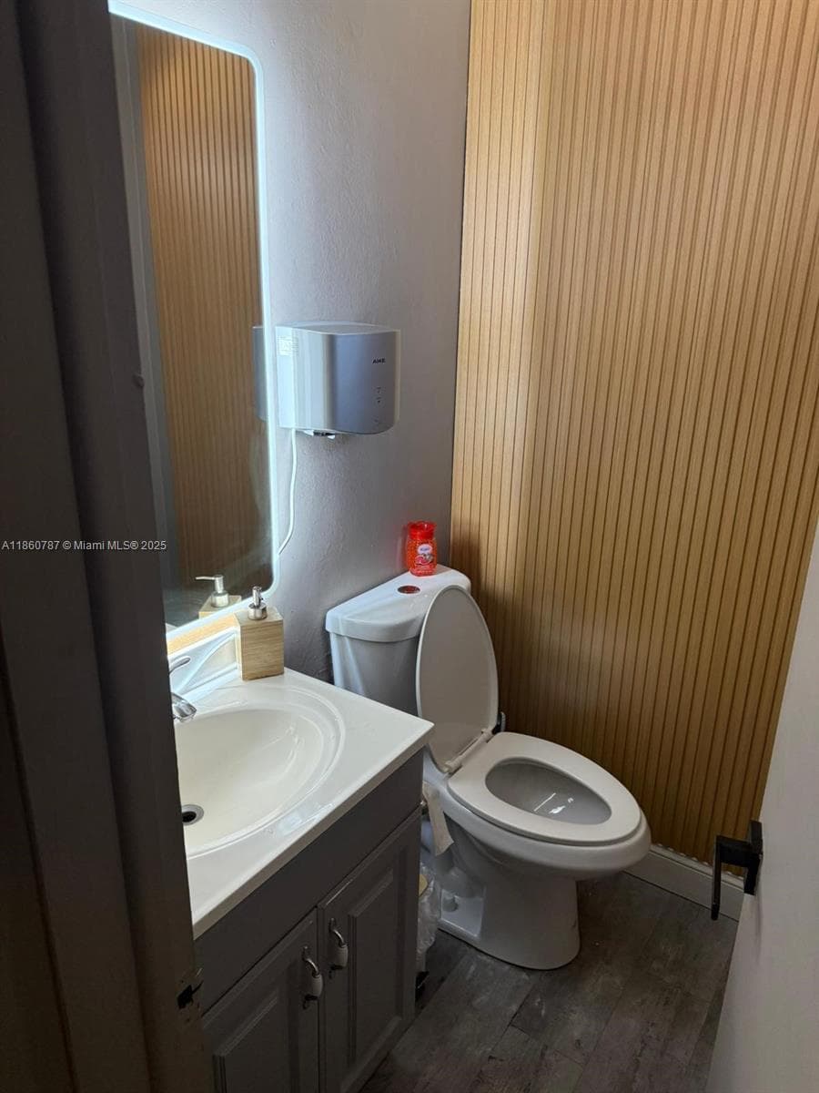 Thriving Beauty Salon with Strong Customer Base