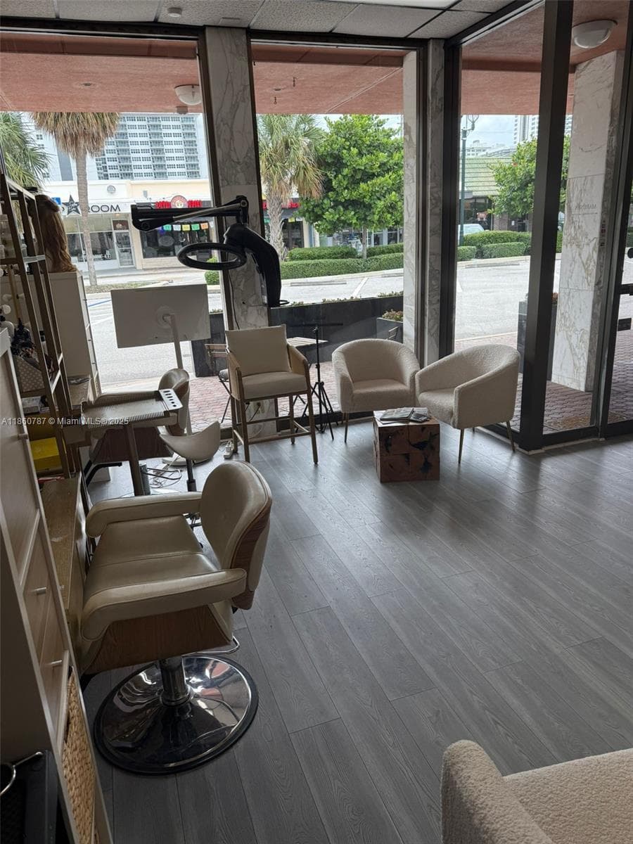 Thriving Beauty Salon with Strong Customer Base