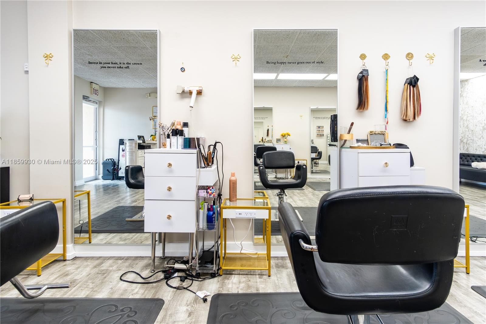 Boutique Beauty Salon with Room for Growth