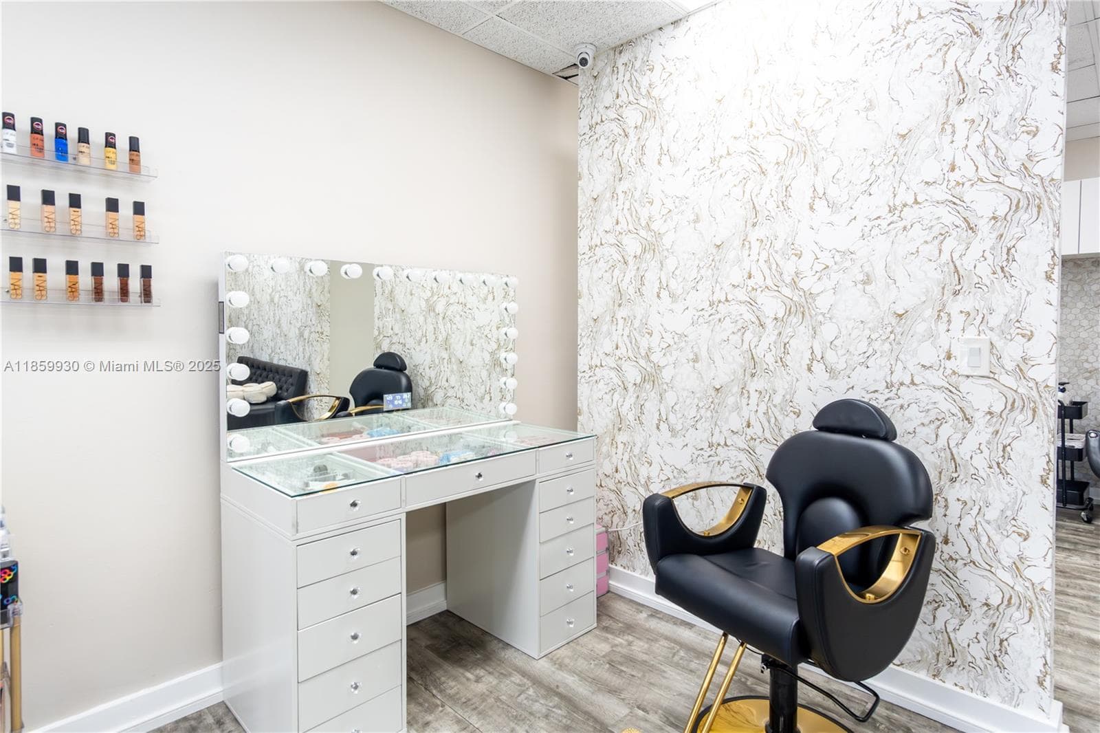 Boutique Beauty Salon with Room for Growth