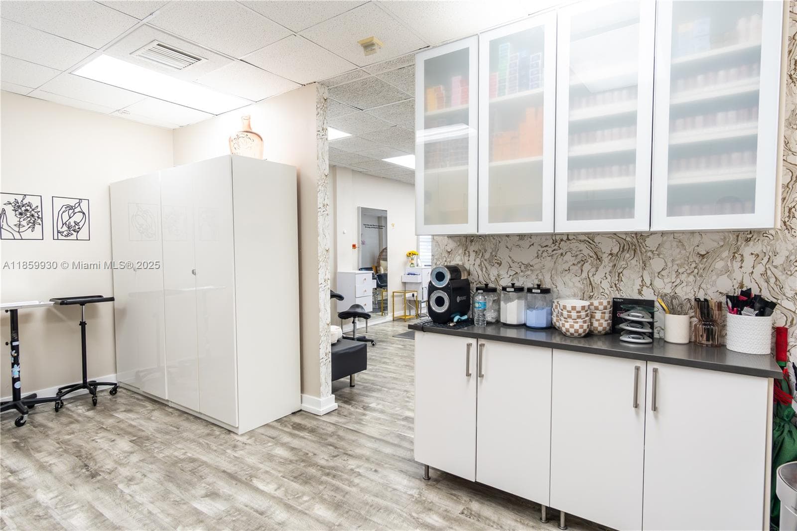 Boutique Beauty Salon with Room for Growth