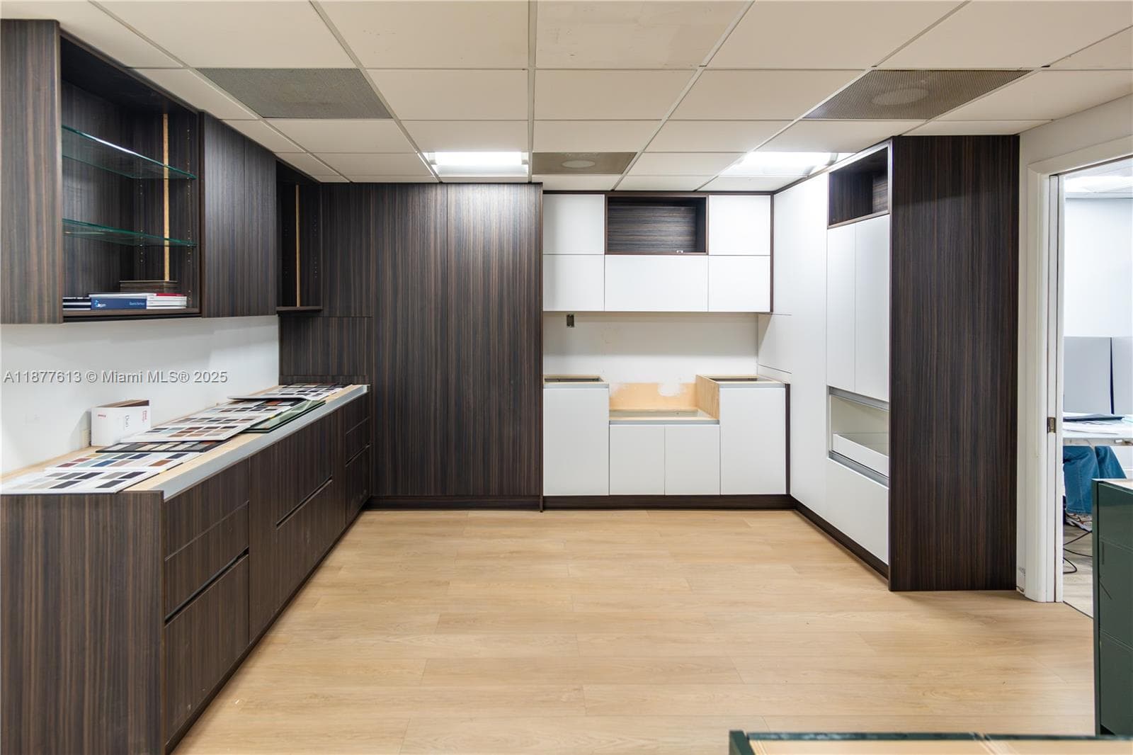 Profitable Furniture Manufacturer with Turnkey Operations