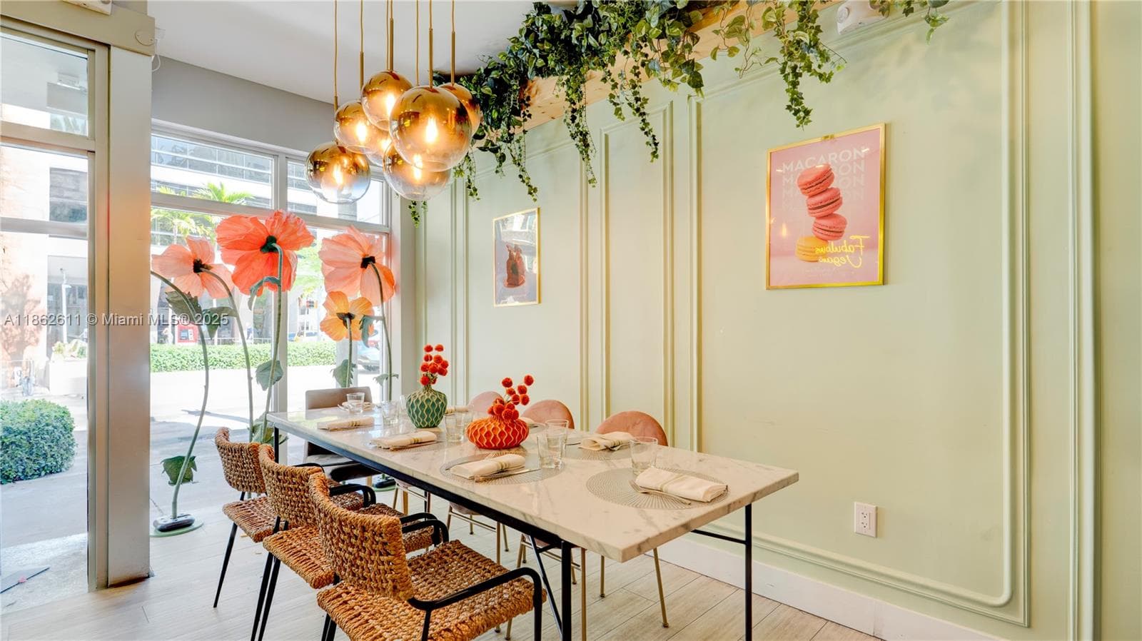 Premier Restaurant with Prime Downtown Location