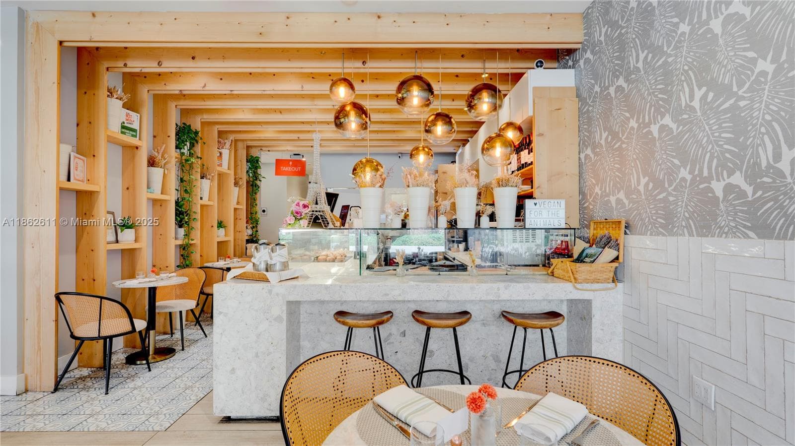 Premier Restaurant with Prime Downtown Location