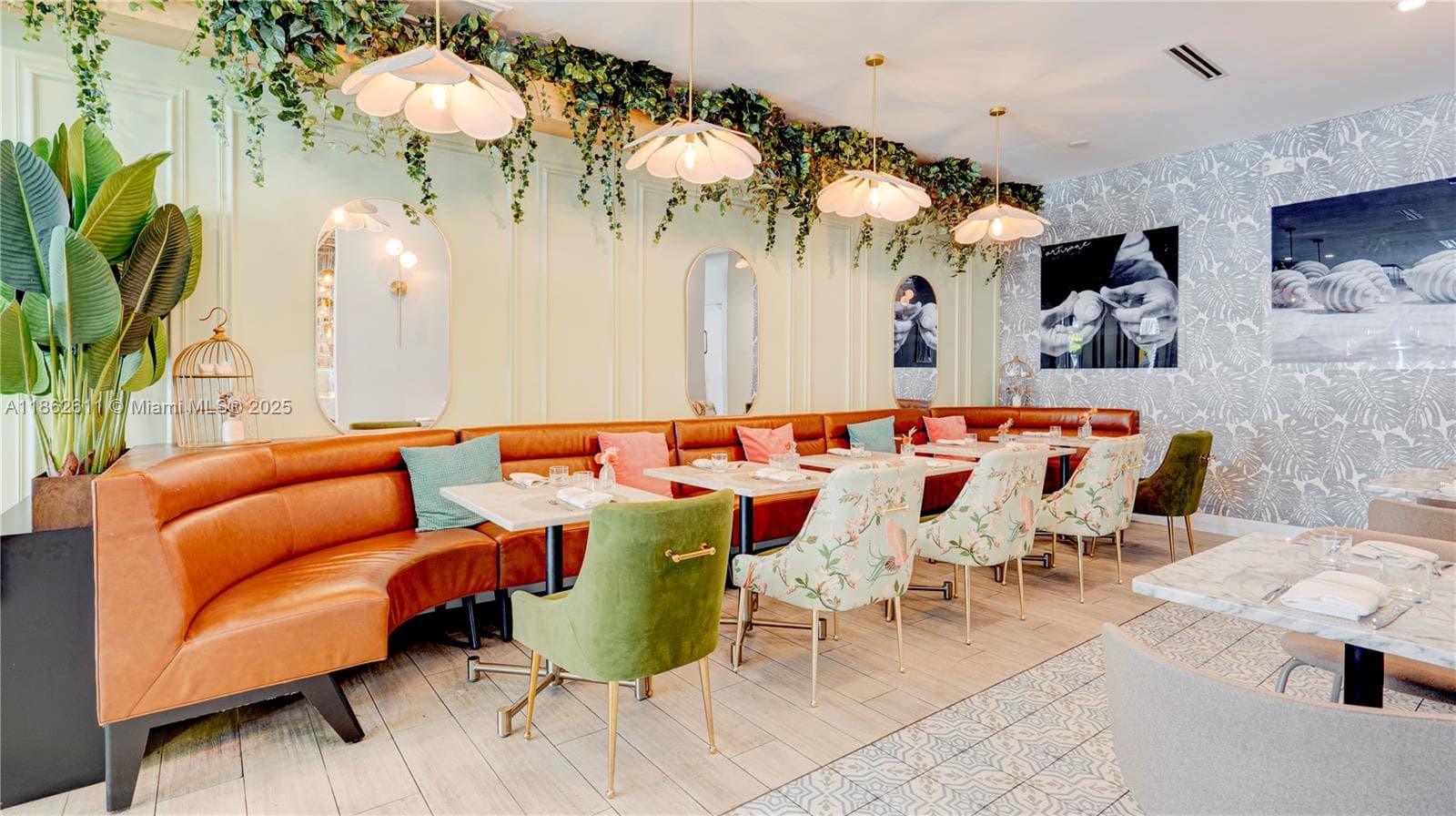 Premier Restaurant with Prime Downtown Location