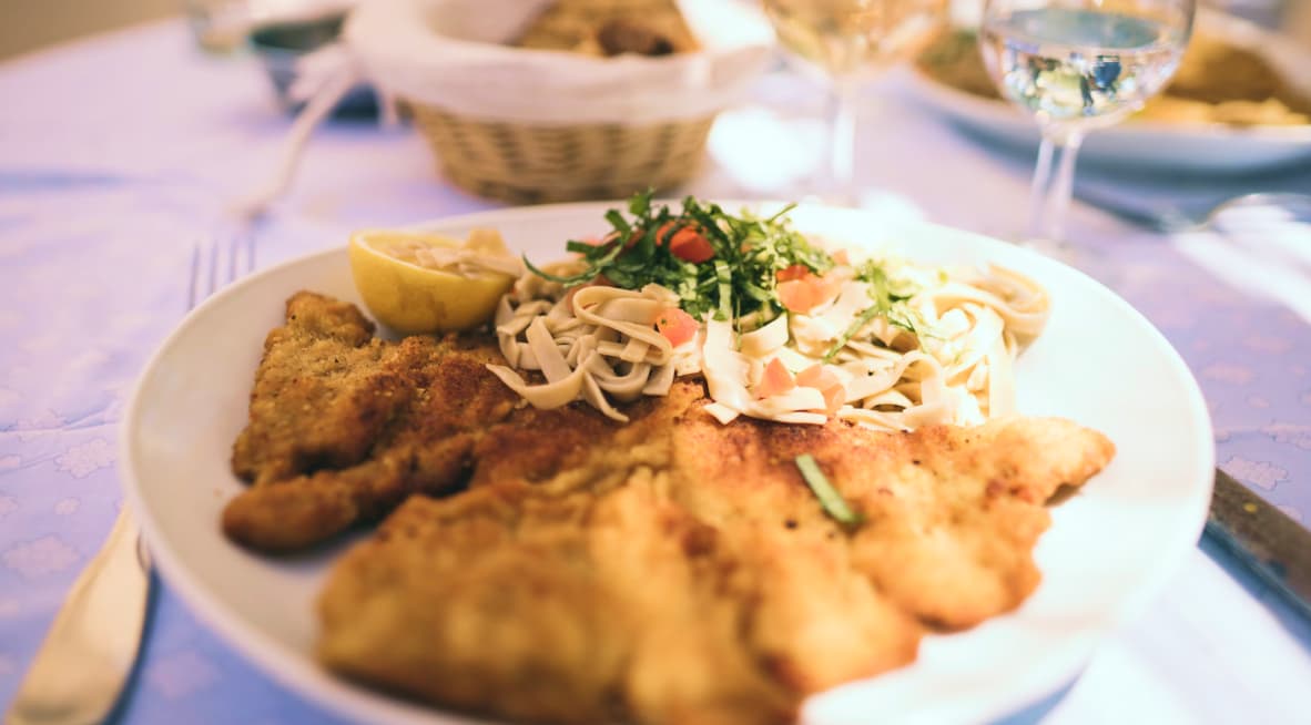 Thriving Full Service Restaurant with Loyal Customer Base