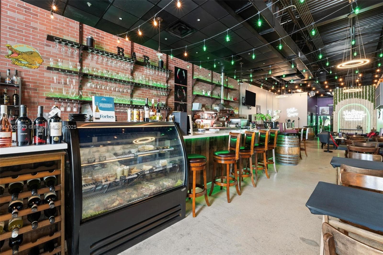 Turnkey Tapas Bar with Prime Location