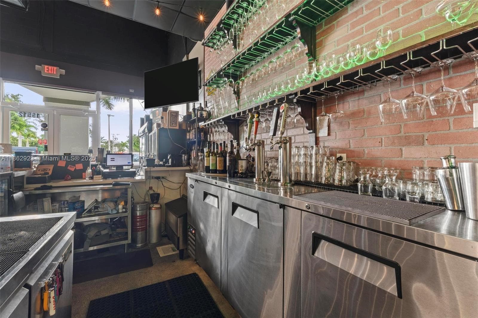 Turnkey Tapas Bar with Prime Location