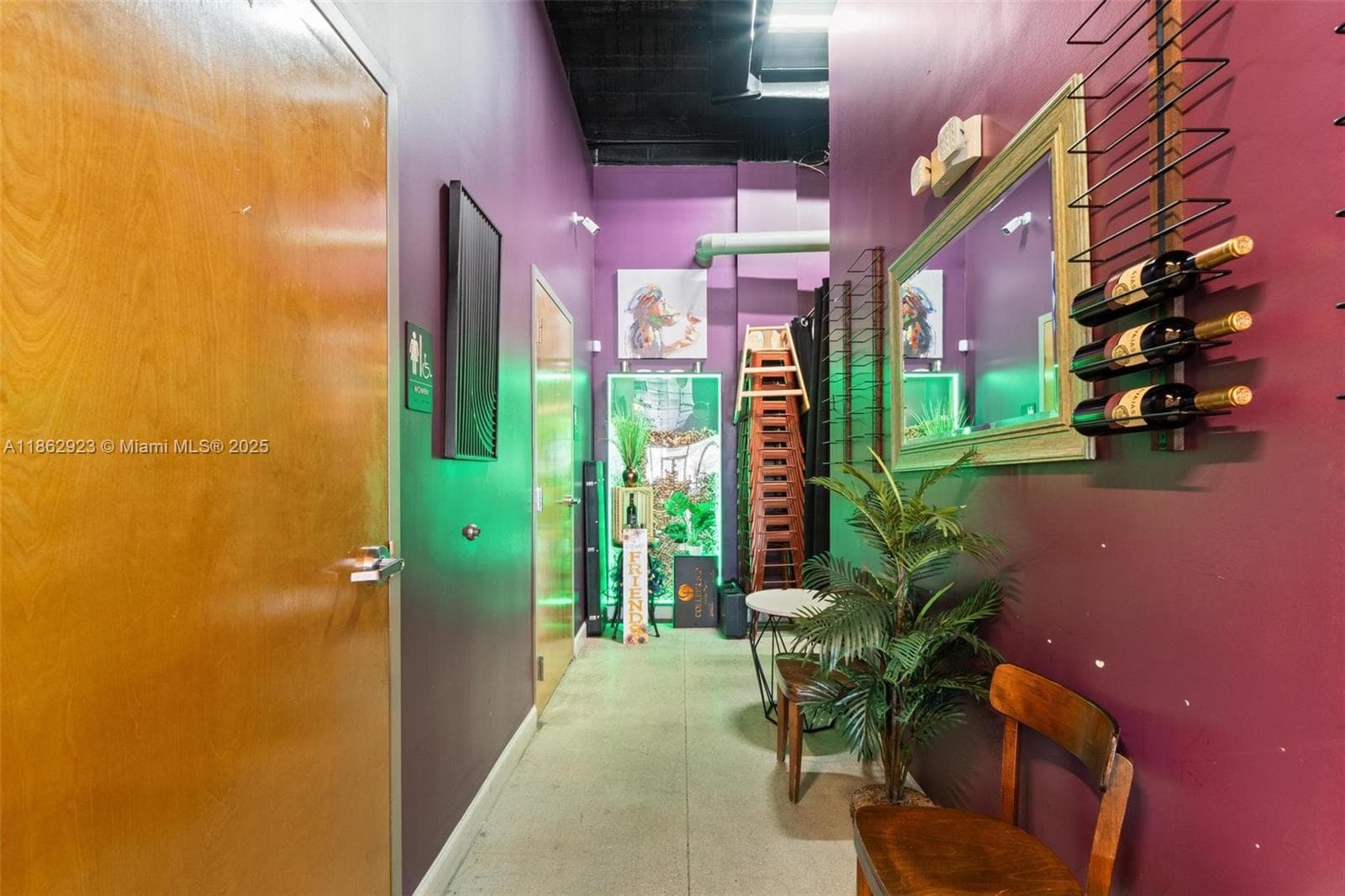 Turnkey Tapas Bar with Prime Location