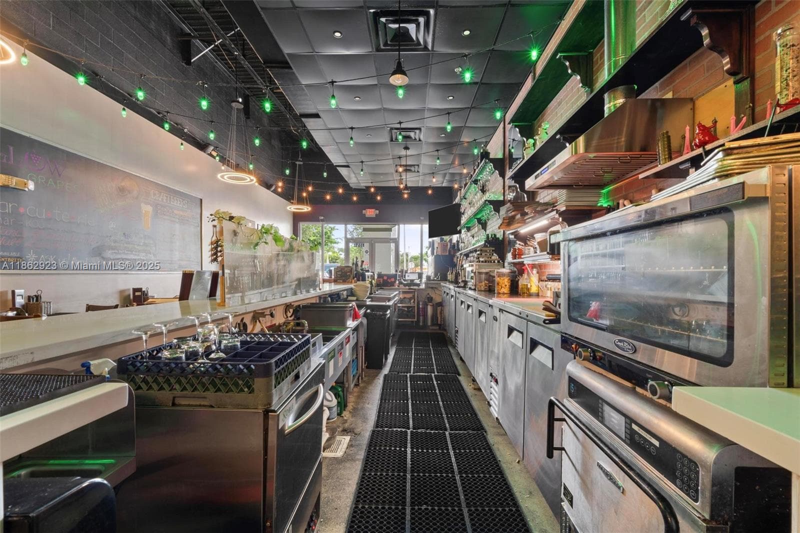 Turnkey Tapas Bar with Prime Location