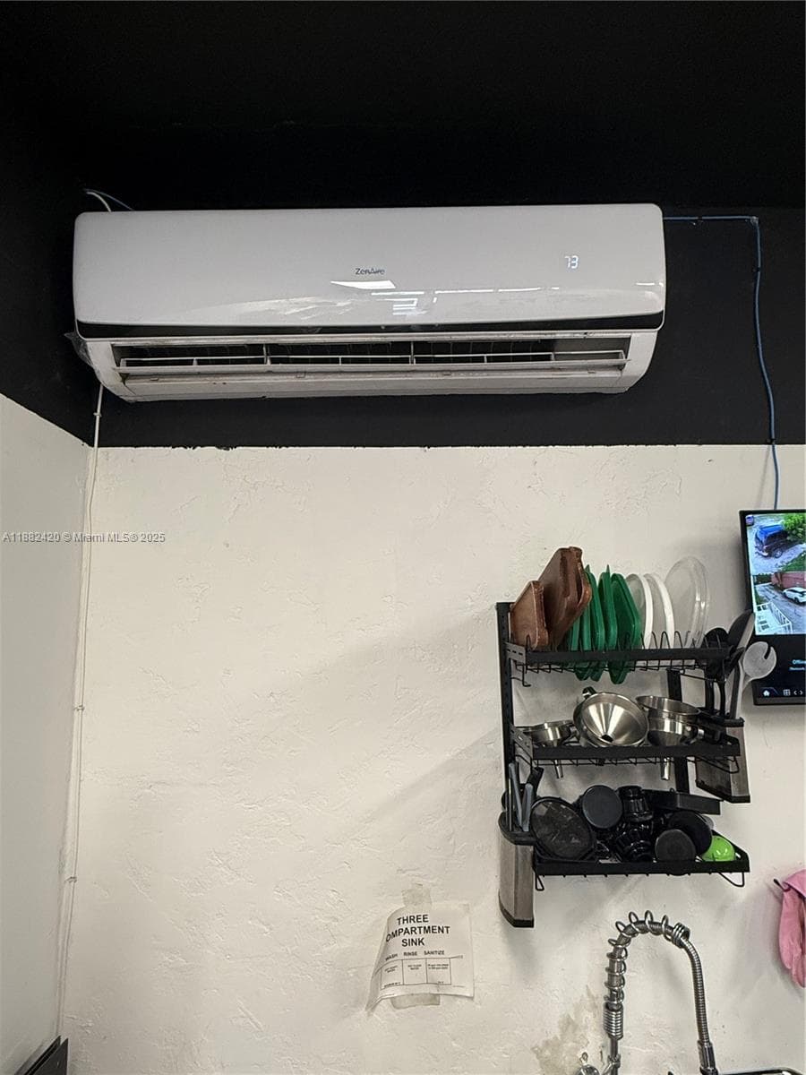 Thriving Juice Bar with Turnkey Operations