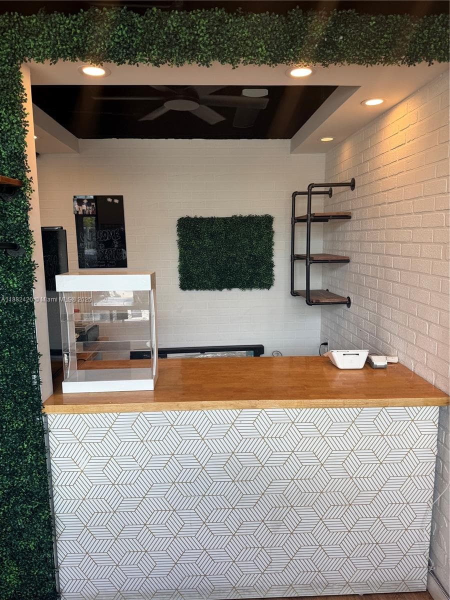 Thriving Juice Bar with Turnkey Operations