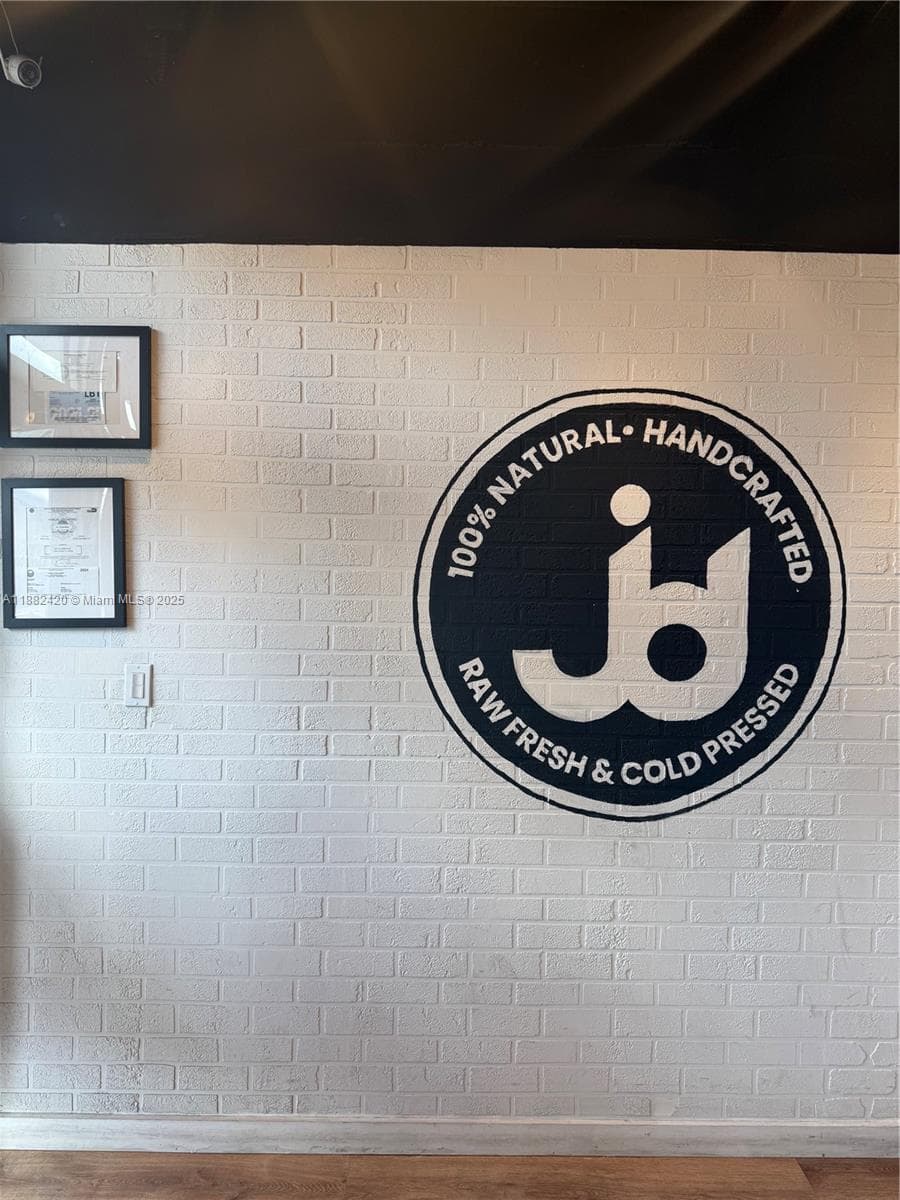 Thriving Juice Bar with Turnkey Operations