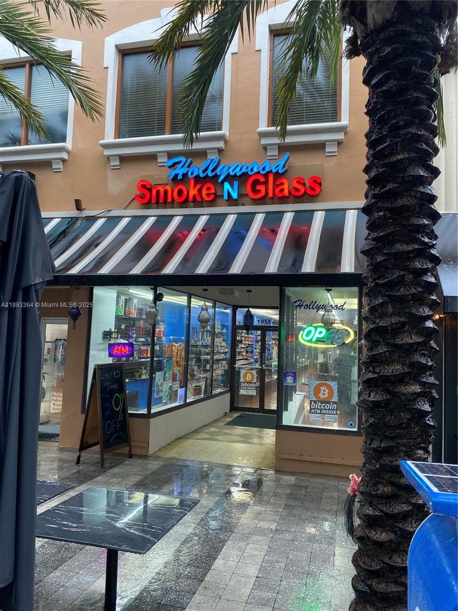 Profitable Smoke Shop with Significant Growth Potential