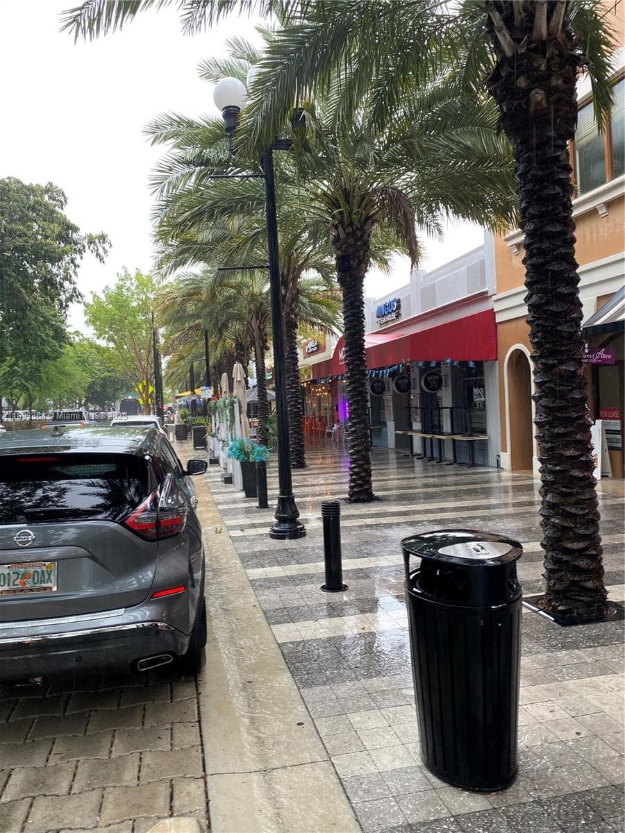 Profitable Smoke Shop with Significant Growth Potential