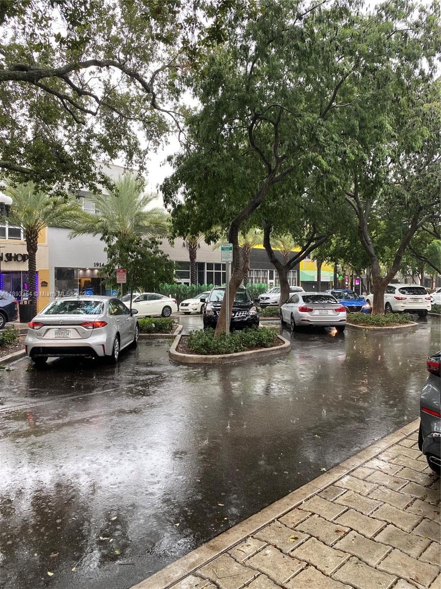 Profitable Smoke Shop with Significant Growth Potential