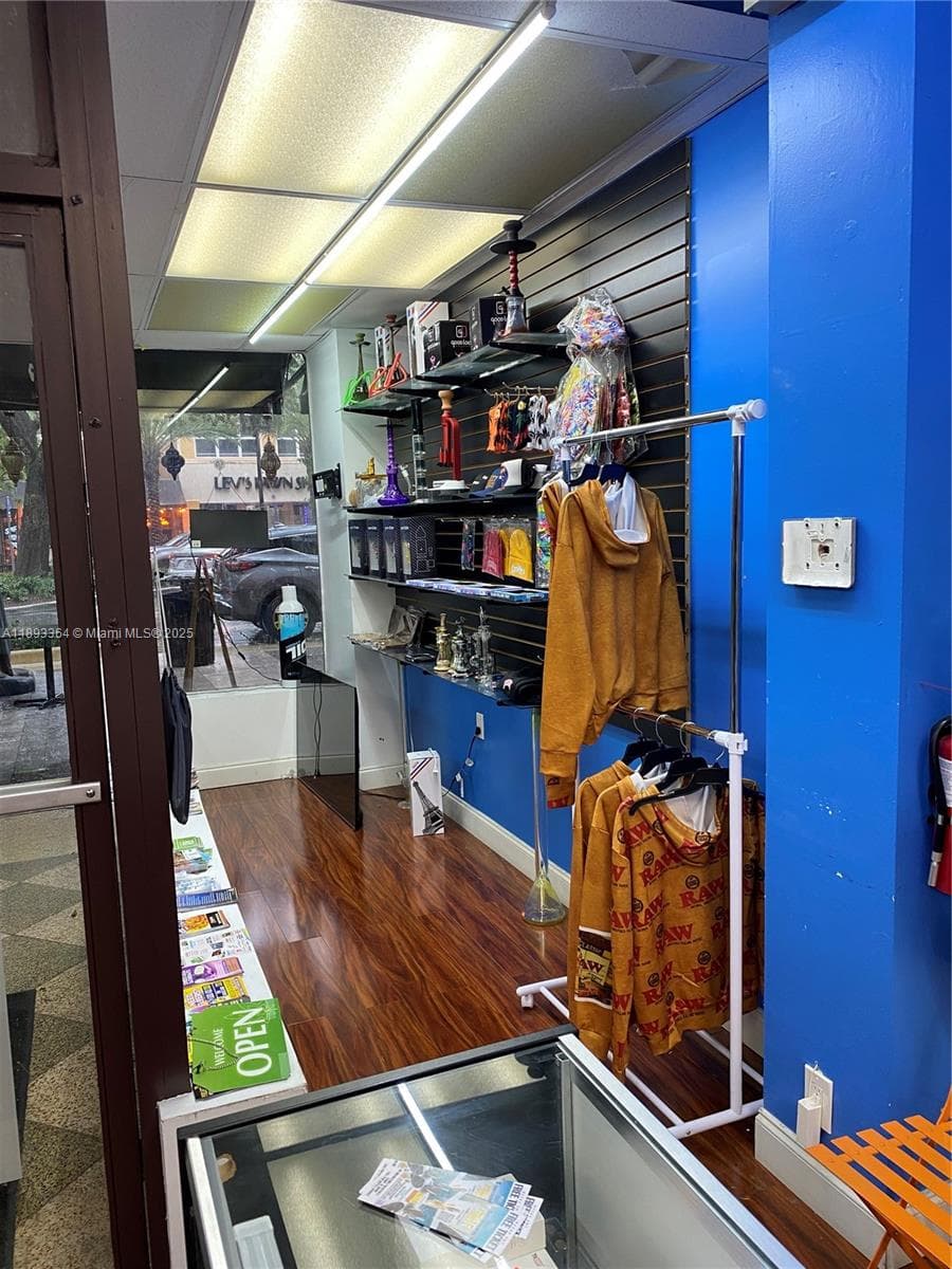 Profitable Smoke Shop with Significant Growth Potential