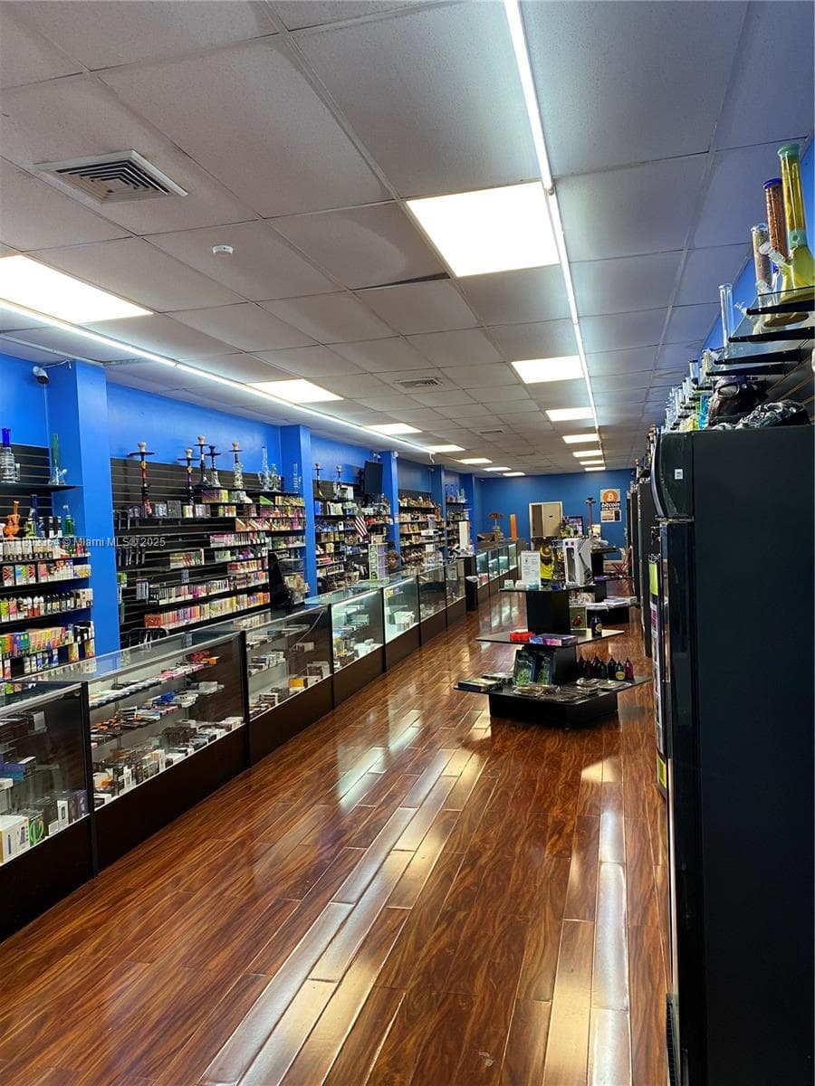 Profitable Smoke Shop with Significant Growth Potential