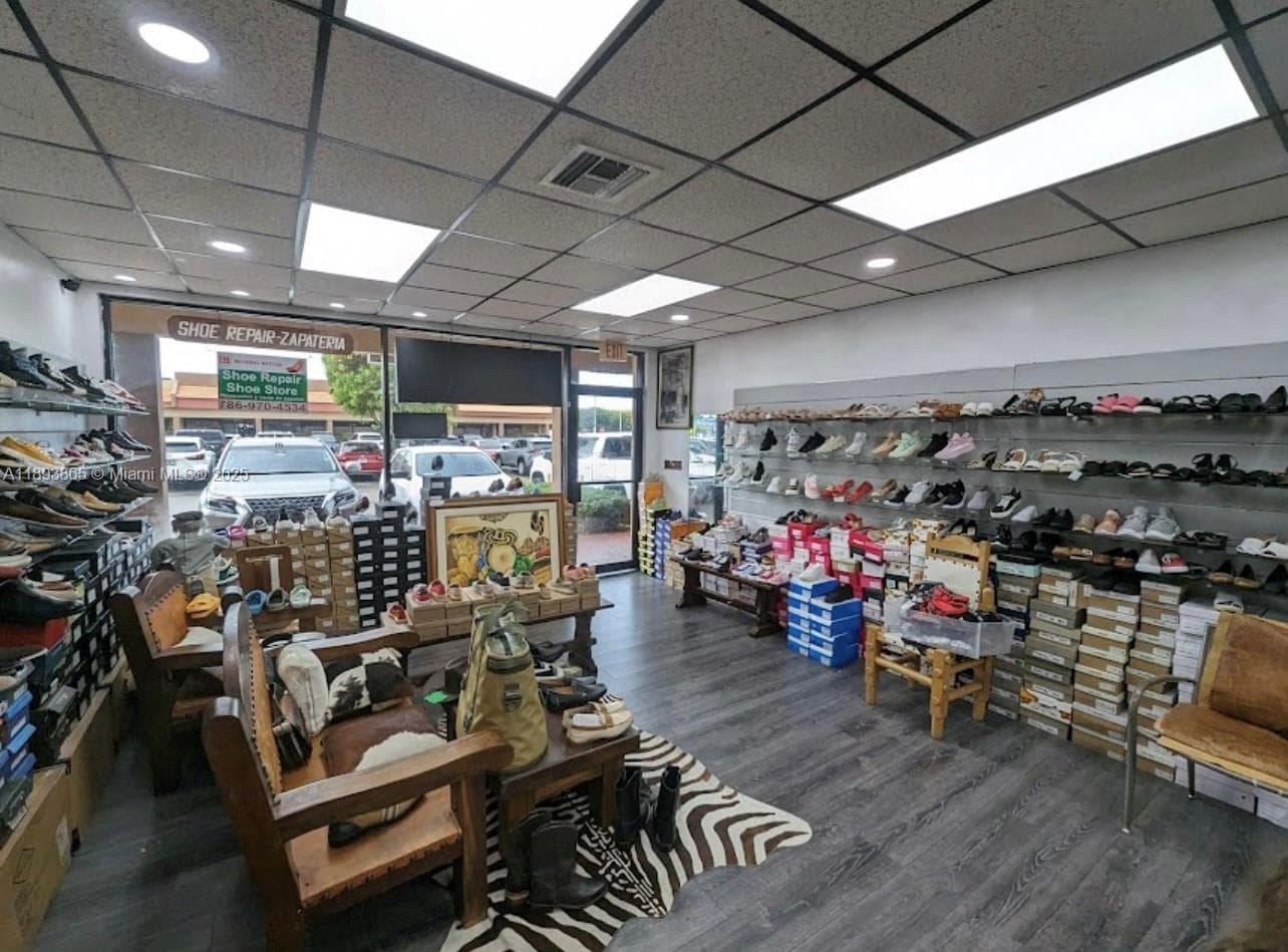 Profitable Shoe Repair Business with High Visibility