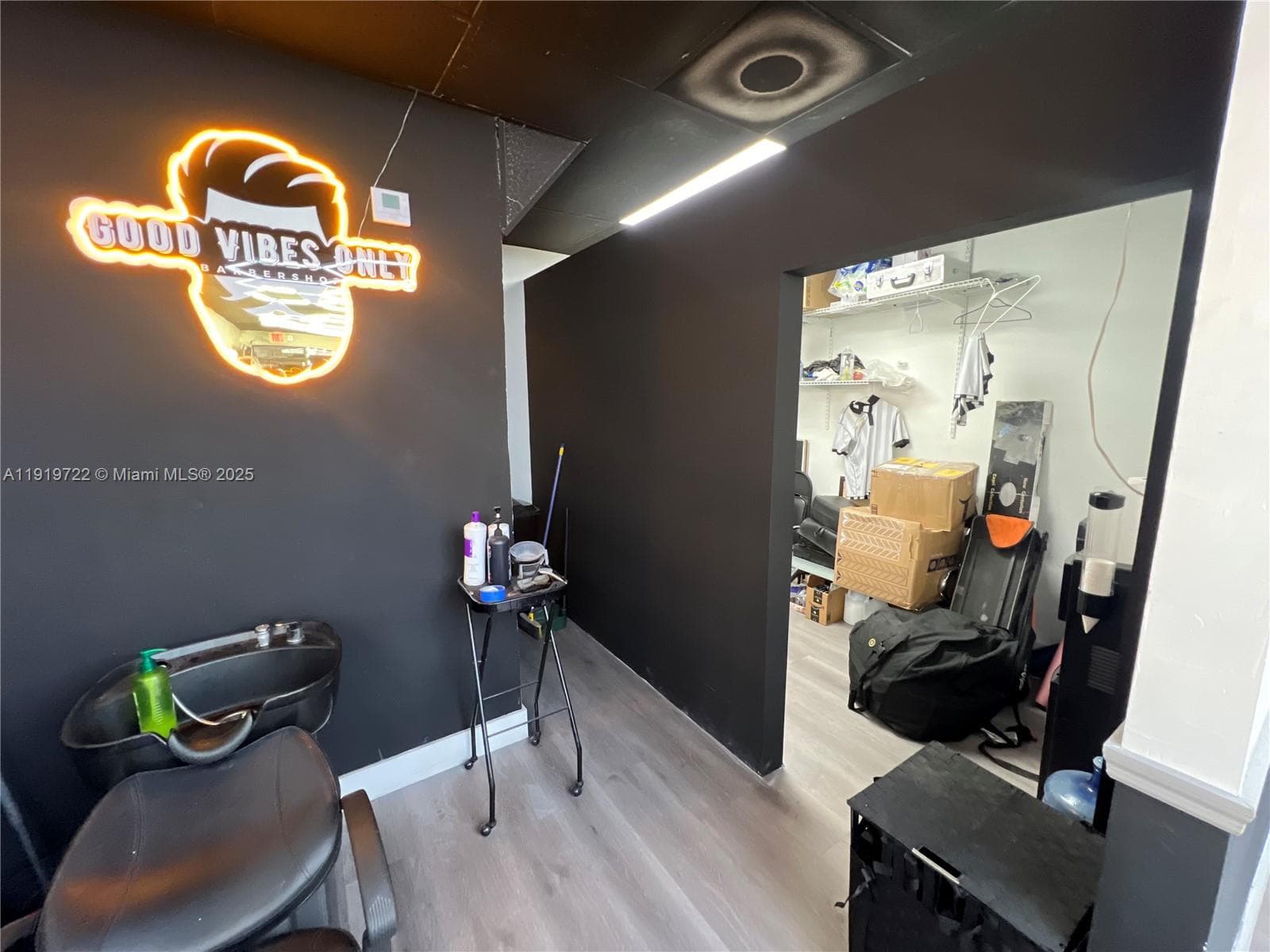 Turnkey Barber Shop with Strong Local Demand